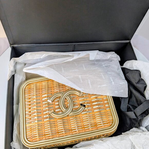 Chanel Rare Box Bag in Woven Rattan and Champaign Gold Leather - Picture 16 of 16